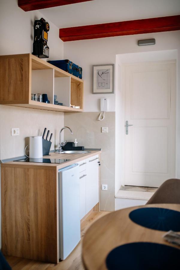 Appartement Art Deco Walls By Duhomes